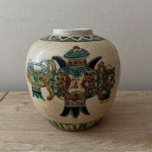 Chinese Famille Verte crackle glaze porcelain ginger jar or vase